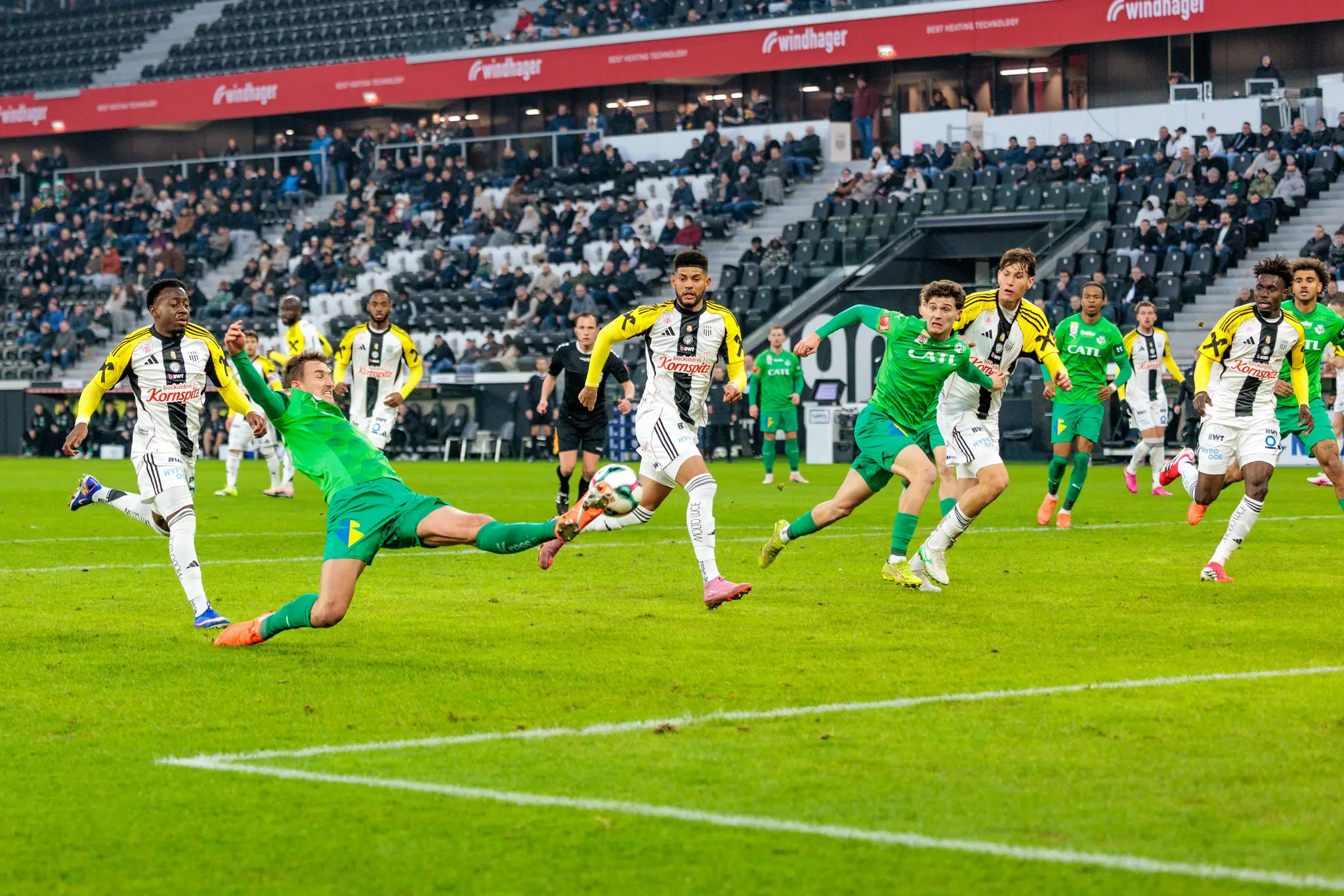 Arbeitssieg in der Raiffeisen Arena: LASK zittert sich zum 1:0 gegen die WSG Tirol