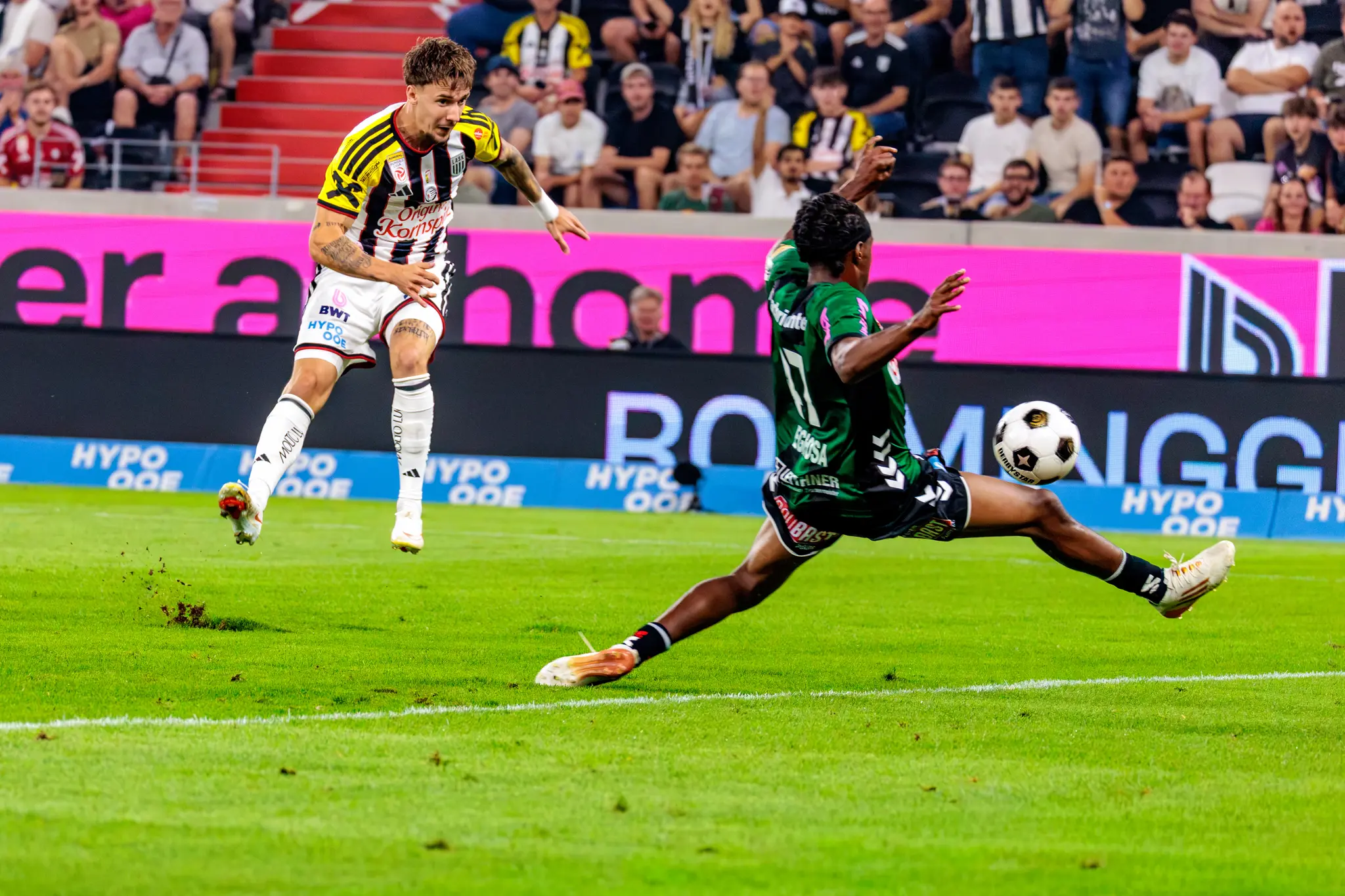 Lang schließt den Konter zum 4:1 ab, Aisowieren grätscht dazwischen