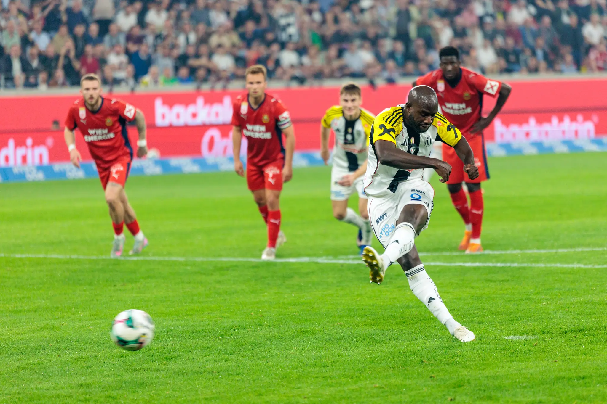 LASK greift nach dem Double: 3:1-Heimsieg beendet Rapids Meisterträume